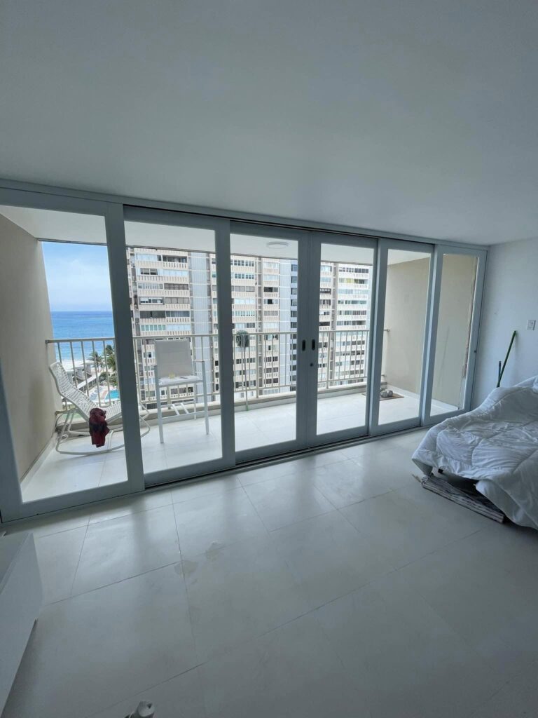 Fachadas Comerciales de Cristal en Puerto Rico: Diseño que Atrae Clientes Ventanas en cristal (9)