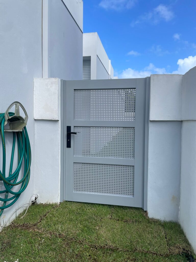 peche glass fabricacion e instalacion de cristaleria comercial residencial puertas en aluminio ventanas mantenimiento de puertas cliente 1 (12)