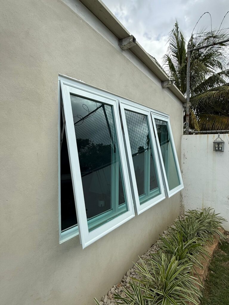 Ventanas de Aluminio en Puerto Rico: Todo lo que Debes Saber en 2025 peche glass fabricacion e instalacion de cristaleria comercial residencial puertas en aluminio ventanas mantenimiento de puertas cliente 1 (14)