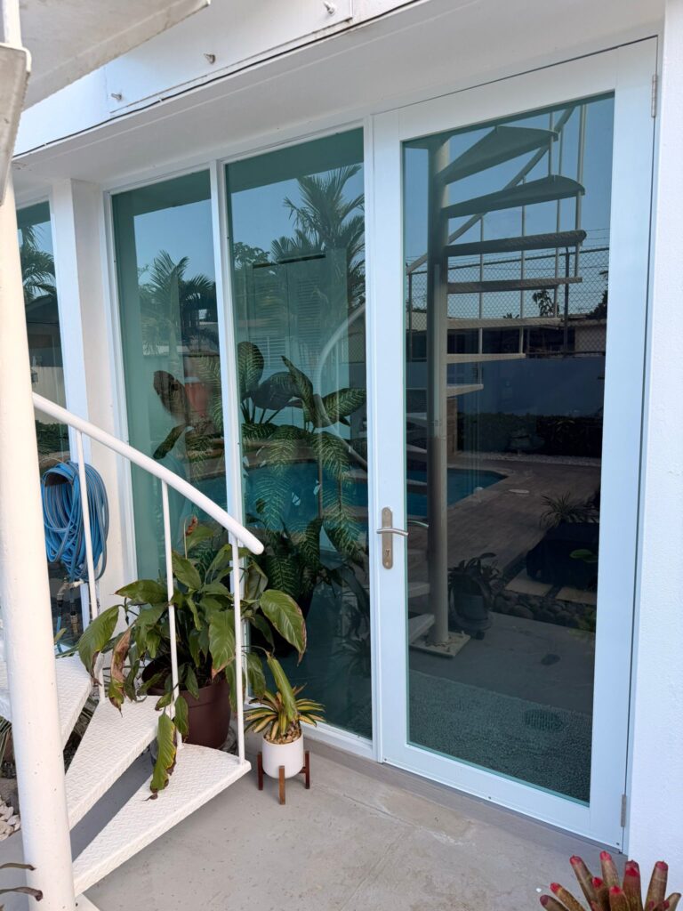peche glass fabricacion e instalacion de cristaleria comercial residencial puertas en aluminio ventanas mantenimiento de puertas cliente 1 (20)